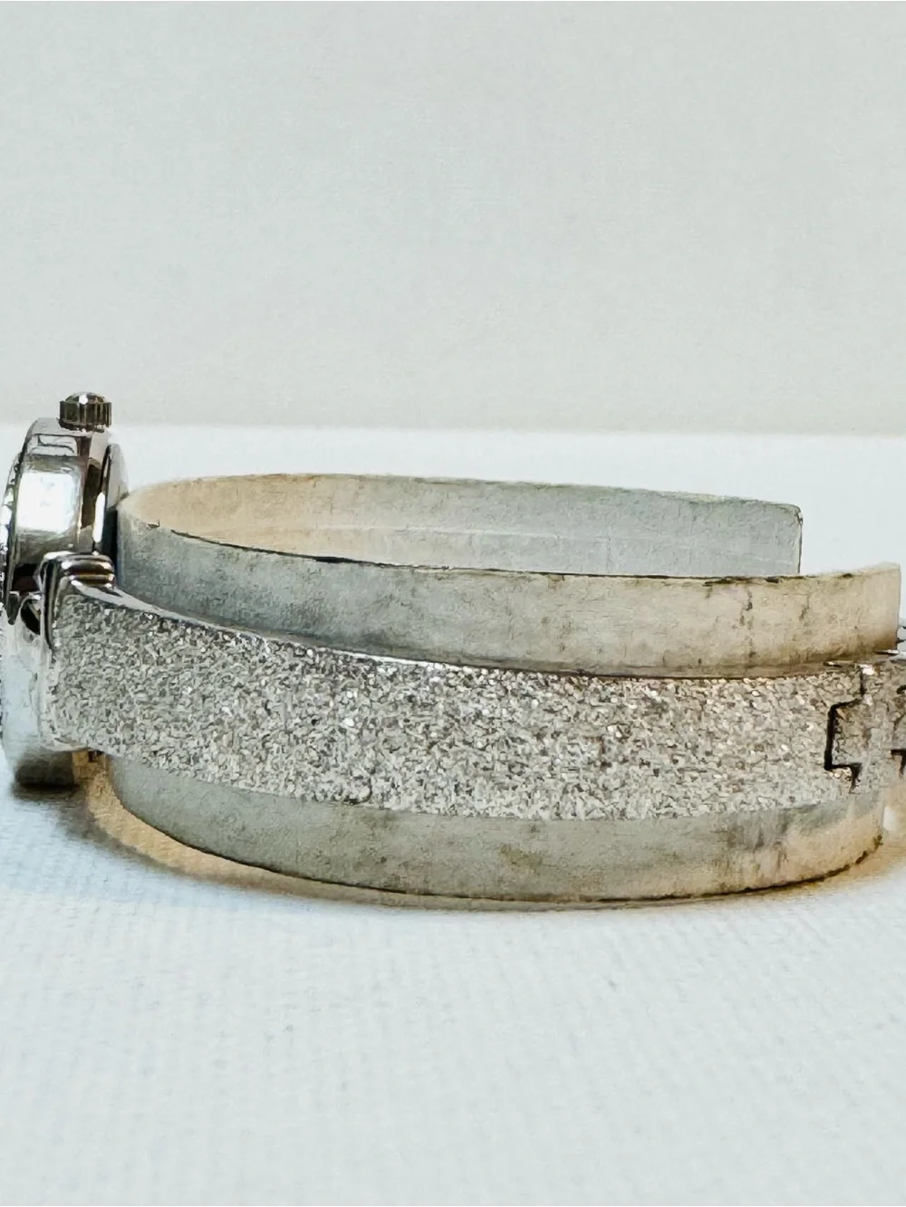 Vintage Armitron Mother Of Pearl Women's Dress Bracelet Watch Silver 75/2362-3